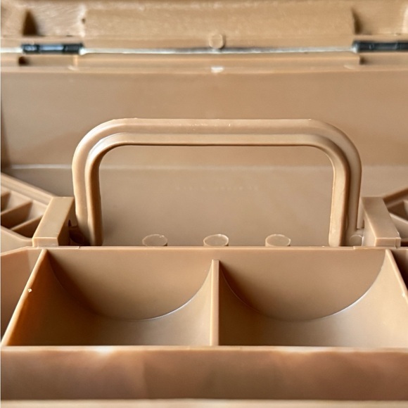 Vintage Lerner Plastic Faux Wood Sewing/Storage Box With Tray - Picture 5 of 6